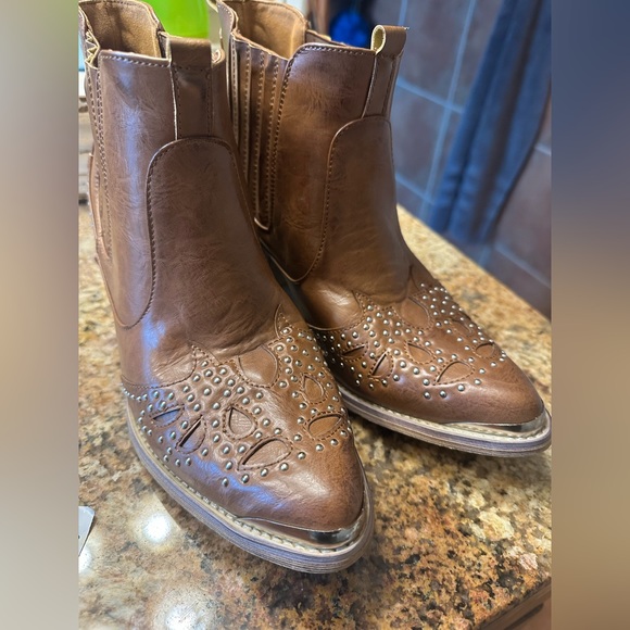 Cowboy boots - Picture 3 of 9